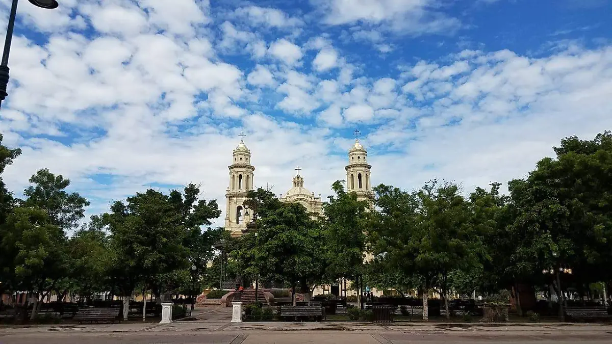 Plaza Zaragoza y Catedral (2)